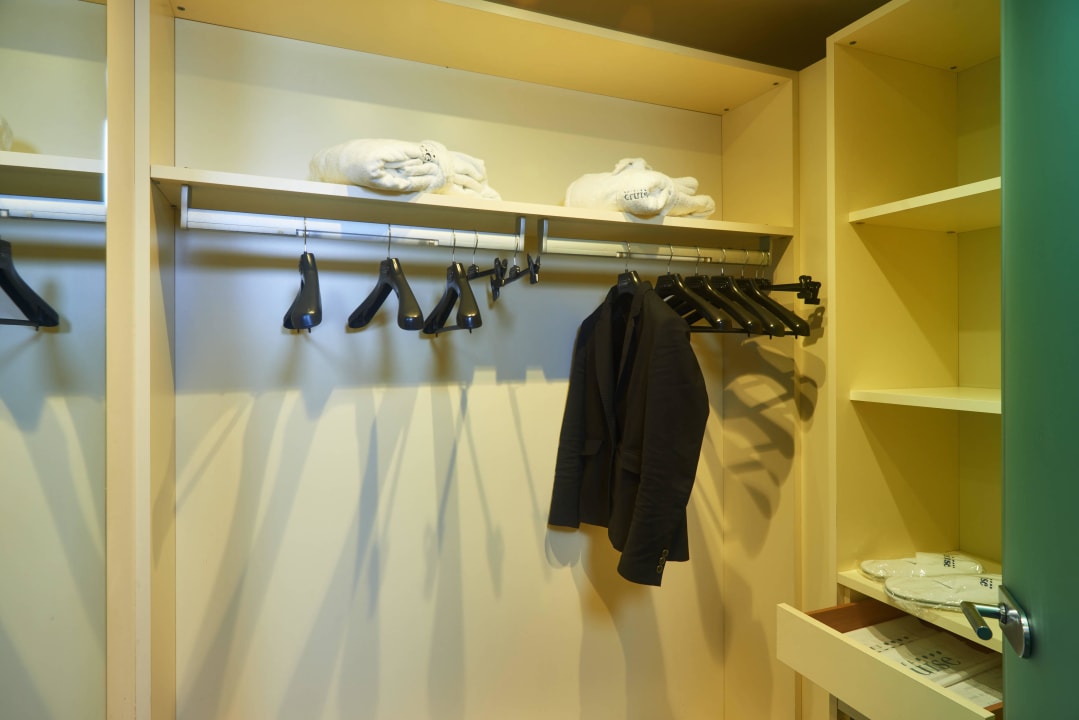 Hotel Cruise - Suite WalkinCloset Hotel Cruise