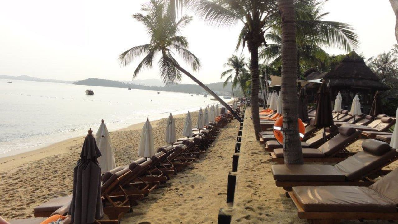 Freie Liegen am Strand Bandara Spa Resort & Pool Villas, Samui
