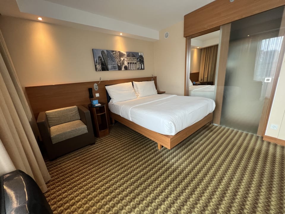 Zimmer Hampton by Hilton Berlin City West