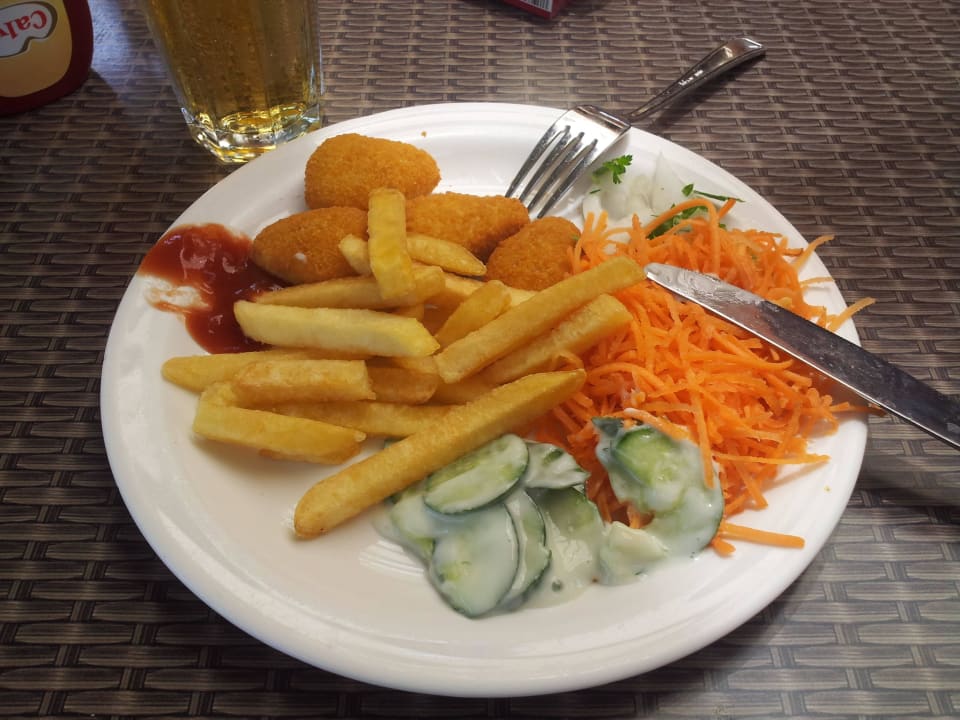 Kleines Mittagessen im Strandlokal Megasaray Club Belek