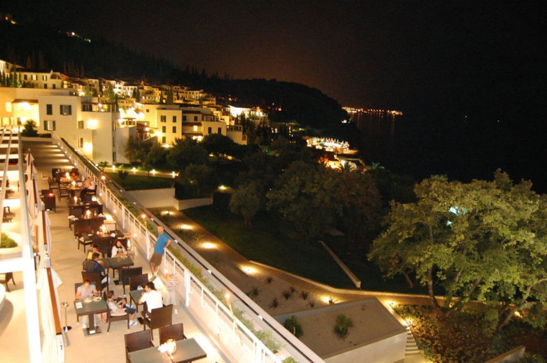 abendlicher Ausblick auf die Hotelanlage Sun Gardens Dubrovnik