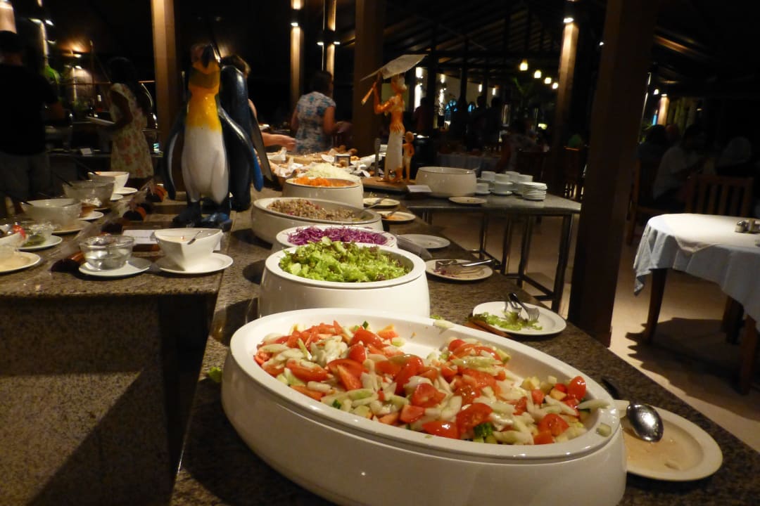 Hhm lecker! Embudu Village