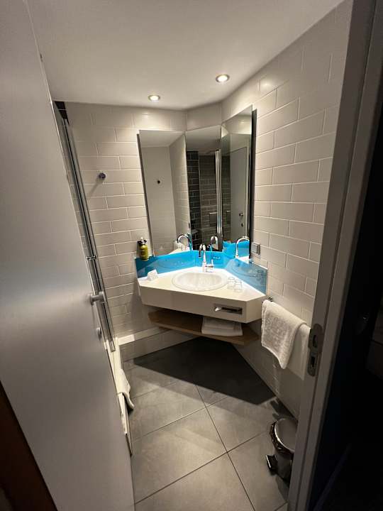 Zimmer Holiday Inn Express Frankfurt - Airport