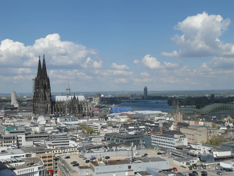 Blick über Köln vom Hochhaus Motel One Köln Waidmarkt