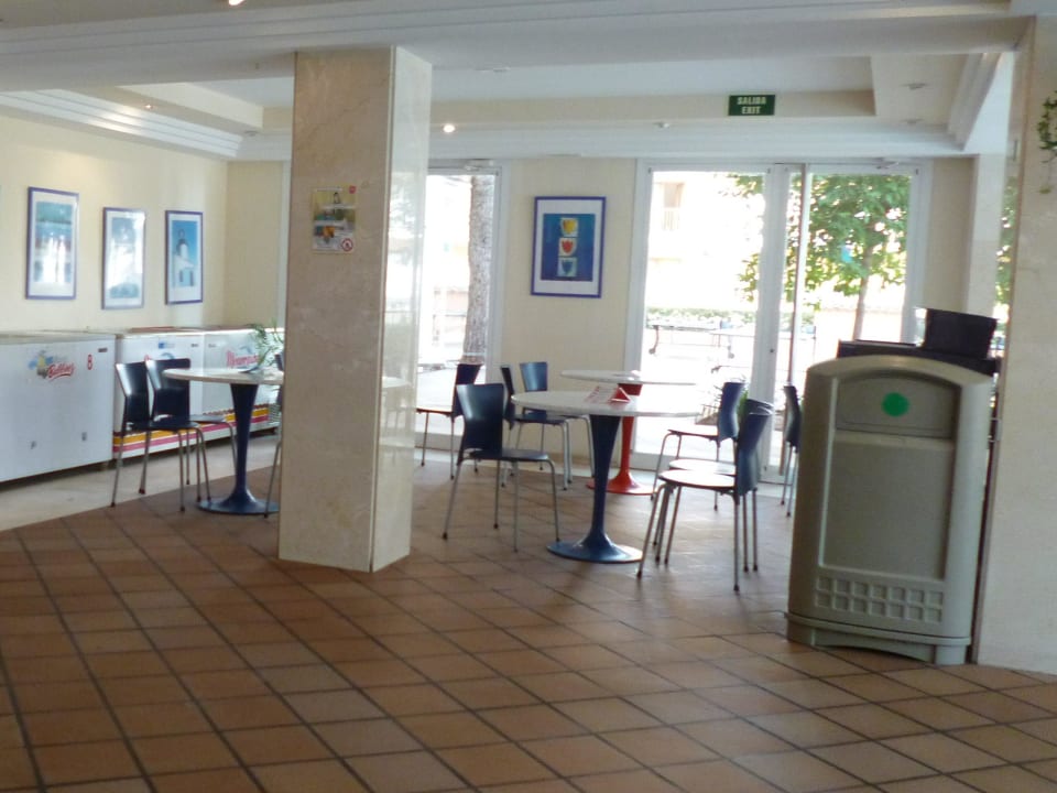 Sitzgelegenheiten in der Snack Bar MLL Palma Bay Club Resort