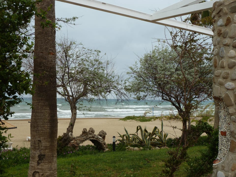 Von der Strandbar gesehen Hotel Defne Garden