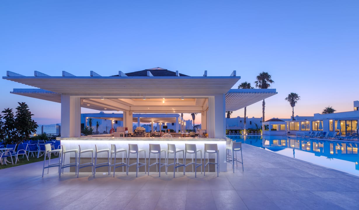Pool Aeolos Beach Hotel