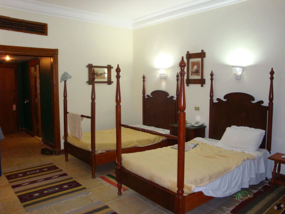 Łoża w pokoju Panorama Bungalows Resort El Gouna