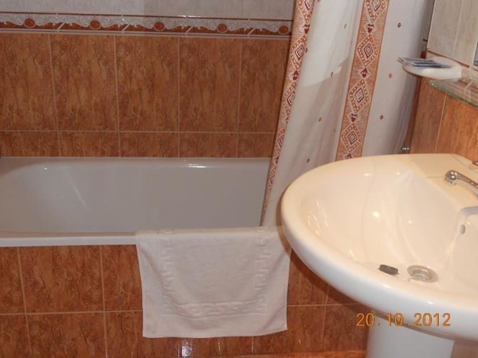 Bañera en habitación doble Hostel Hnos Zamora