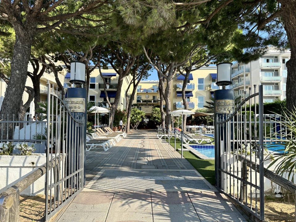 Außenansicht Hotel Excelsior