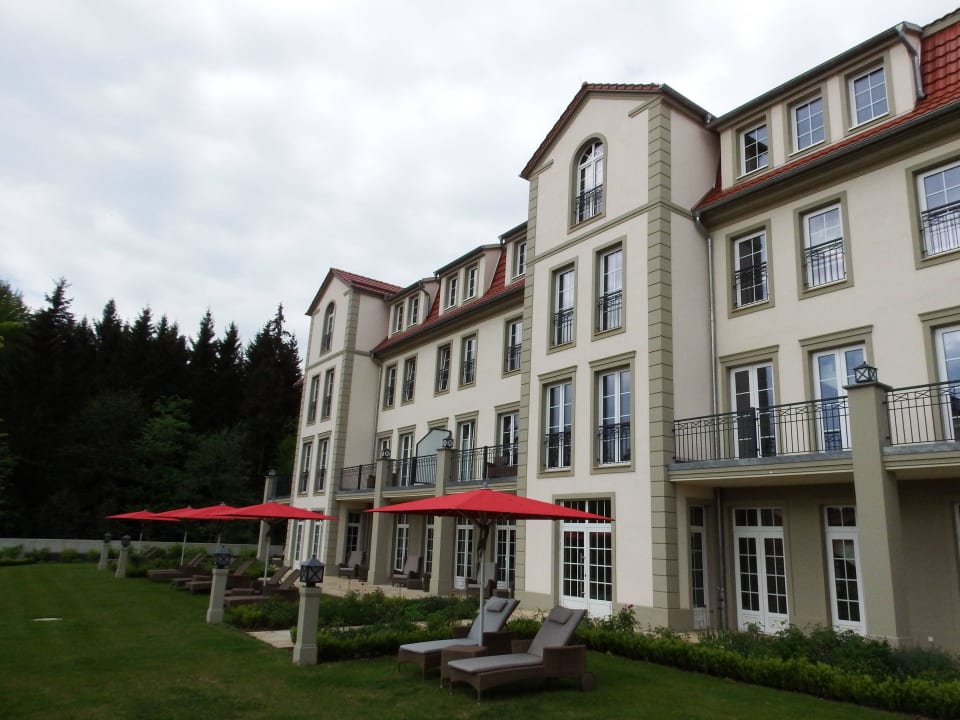 Hinterm Haupthaus Naturresort & Spa Schindelbruch