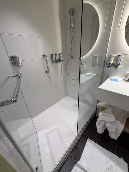 Zimmer Hampton By Hilton Lyon Airport