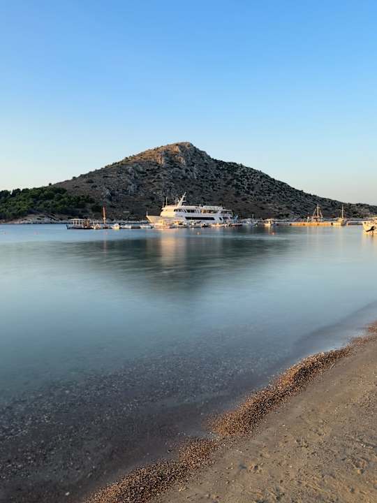 Strand Aktaion Hotel