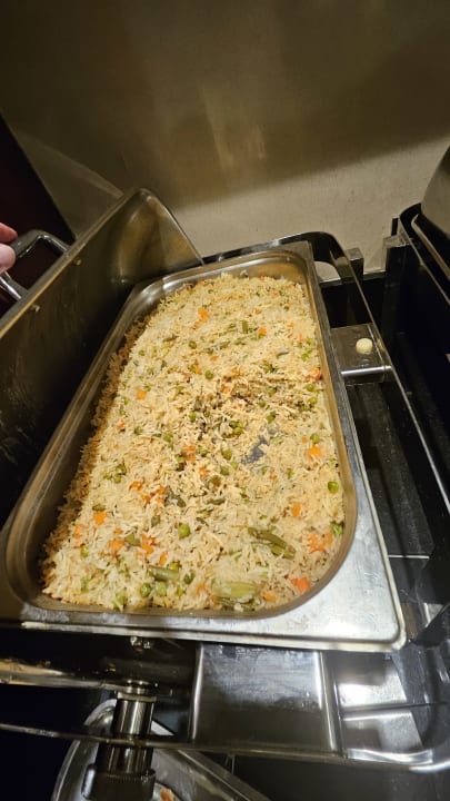 Gastro Rose Rayhaan by Rotana