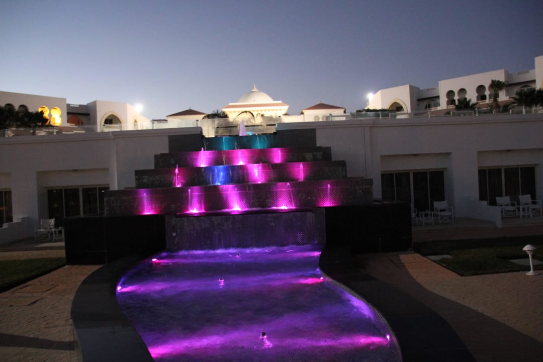 Die Wasserspiele bei Nacht Old Palace Resort Sahl Hasheesh