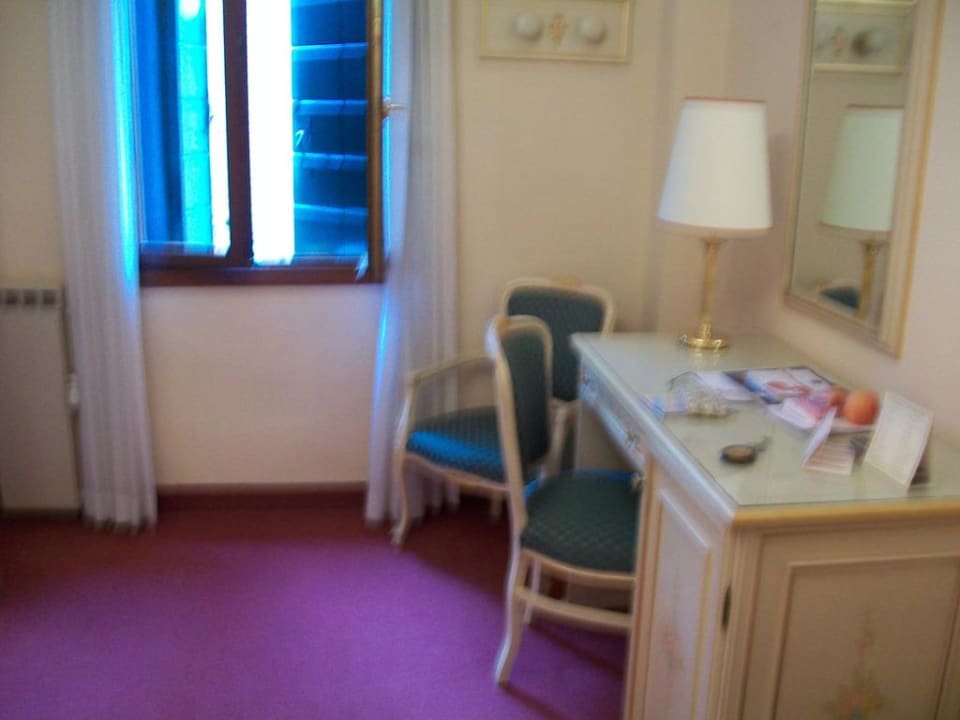 Schreibtisch im Zimmer Albergo Cavalletto & Doge Orseolo