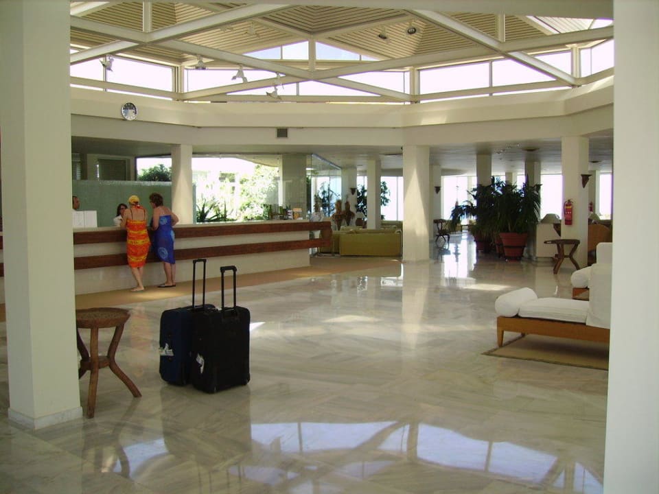 Lobby Grecotel LUXME White