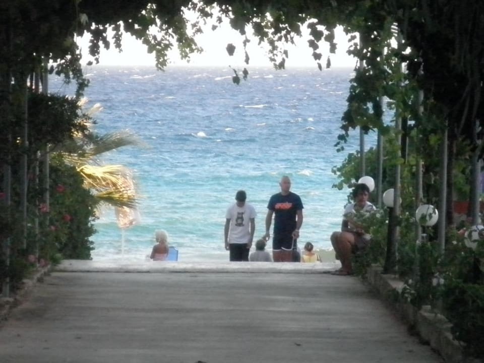 Meerzugang Hotel Belussi Beach