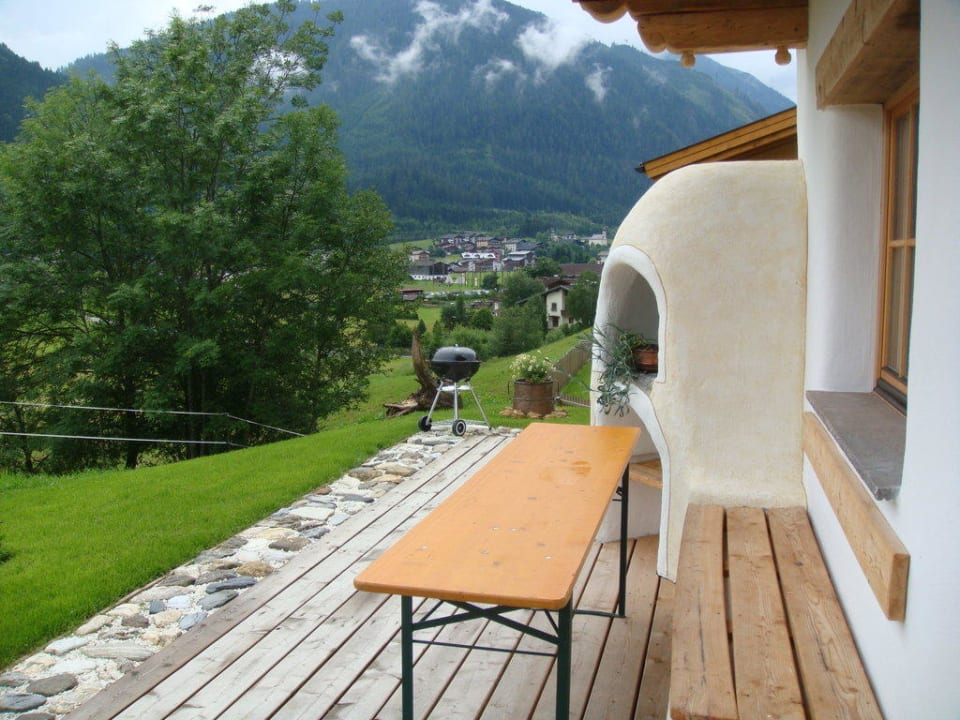 Terrasse vor dem Haus Almdorf Flachau