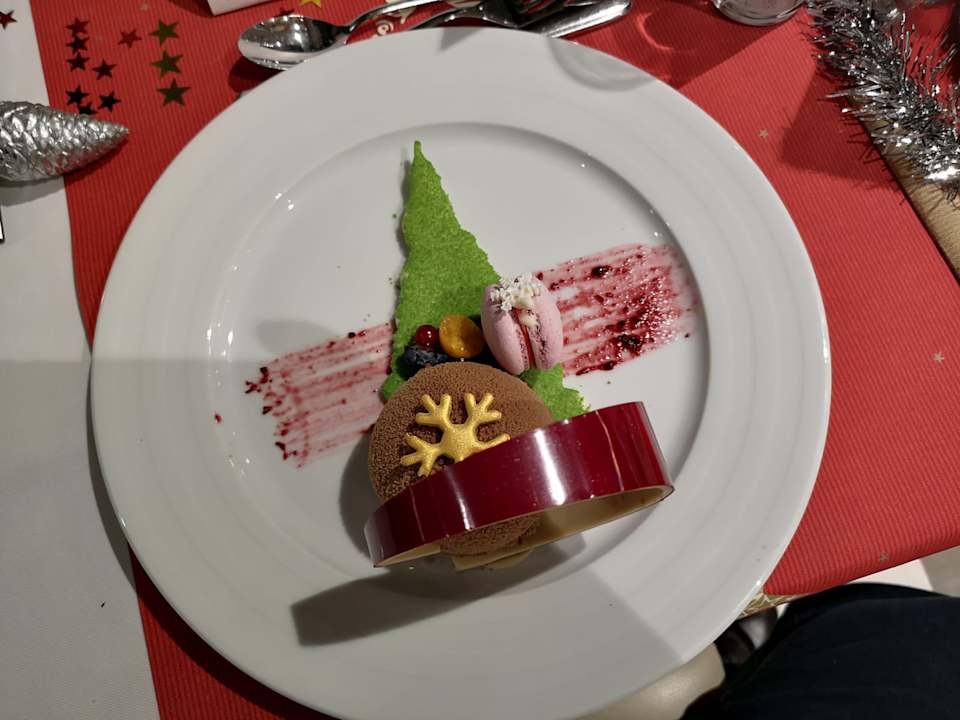 Gastro Acanthus Cennet Barut Collection