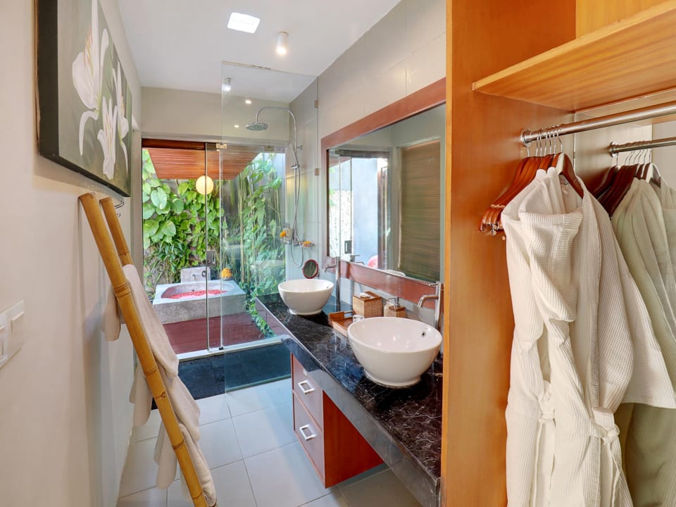 Zimmer Legian Kriyamaha Villa