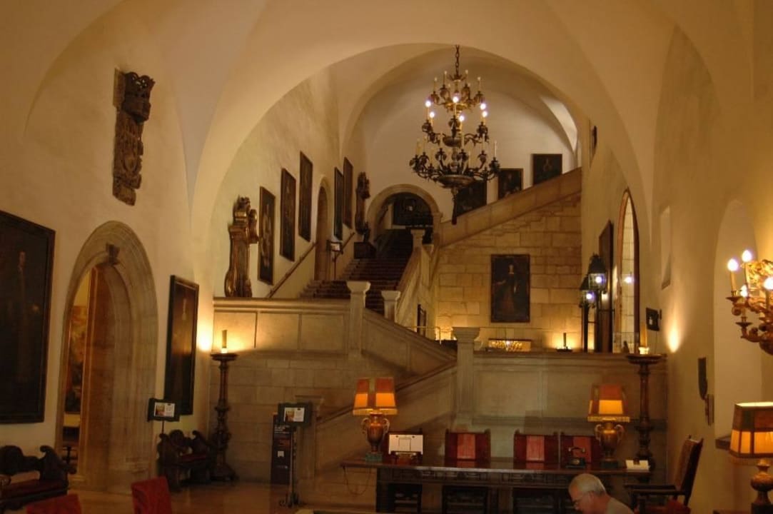 Schody prowadzące do restauracji Hotel Parador de Leon