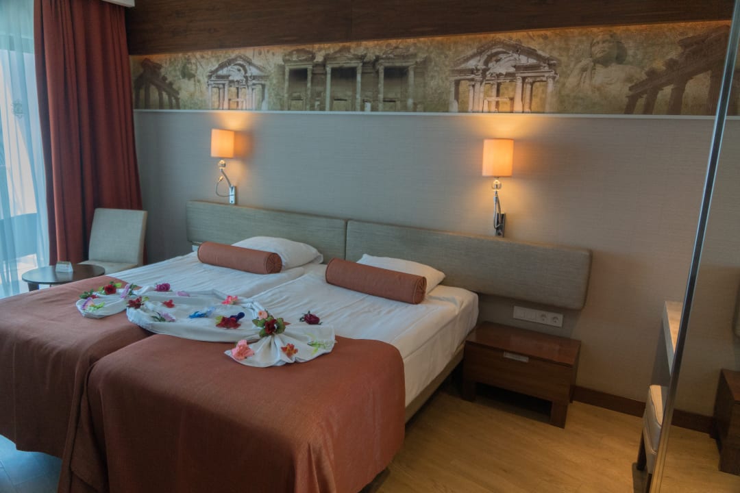 Zimmer Commodore Elite Suites & Spa - Adults only