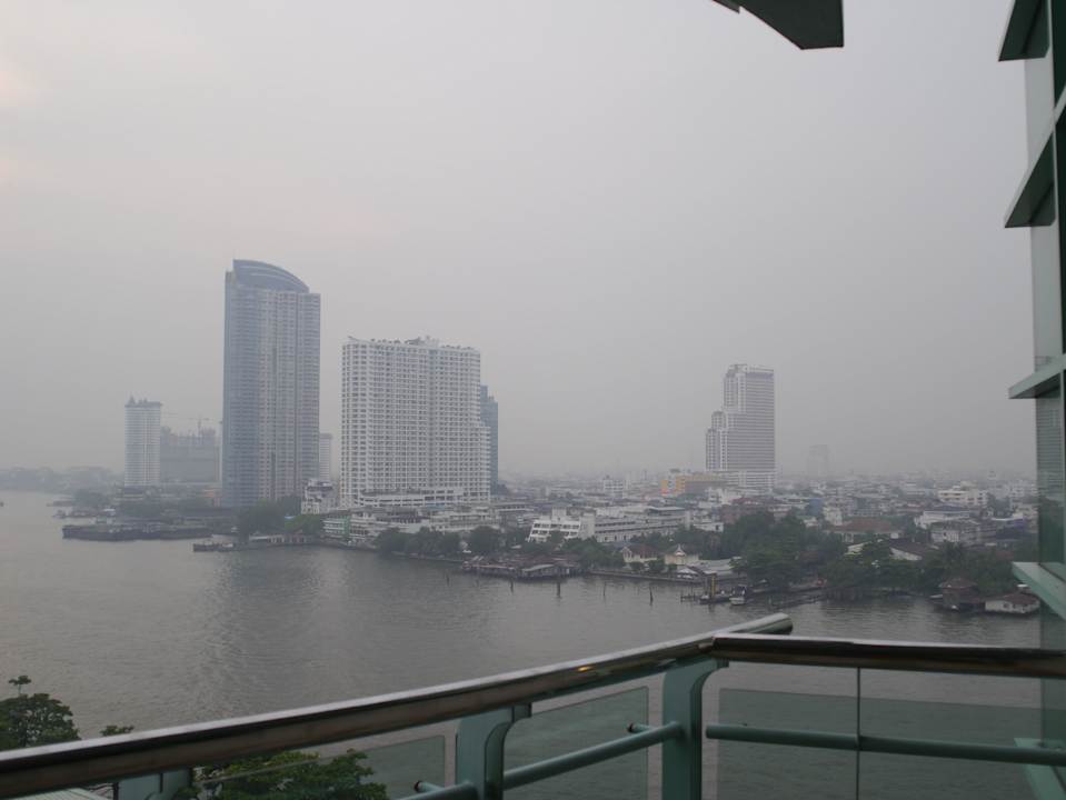 Ausblick vom Balkon Chatrium Hotel Riverside Bangkok