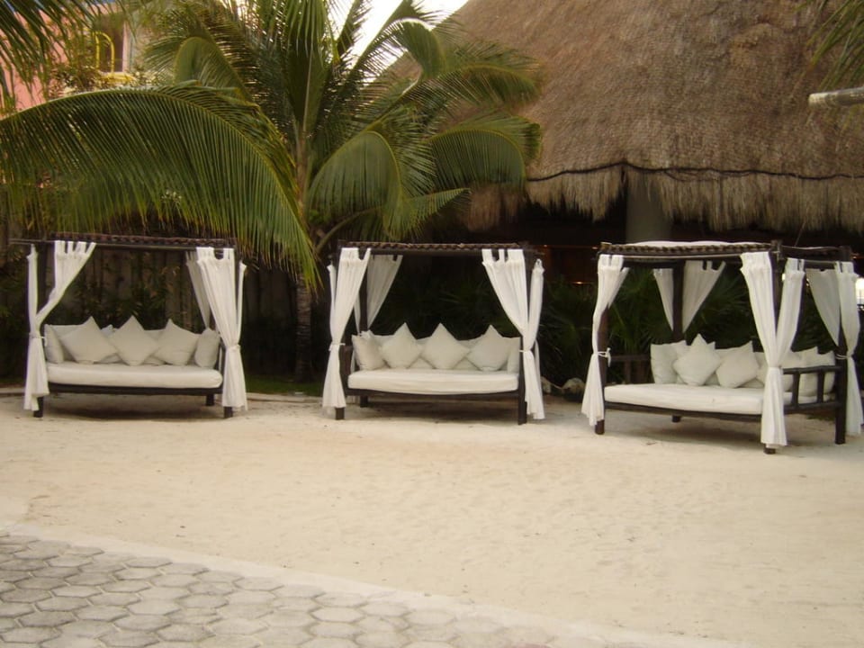 Lounge beim Pool Catalonia Royal Tulum Beach & Spa Resort - Adults only