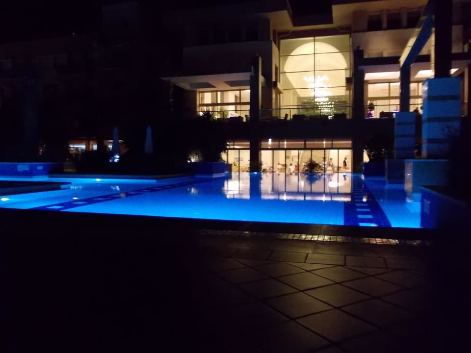 Pool hinter Lobby TUI BLUE Xanthe