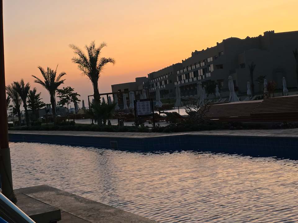 Pool Diamond Beach by Pearl Resort