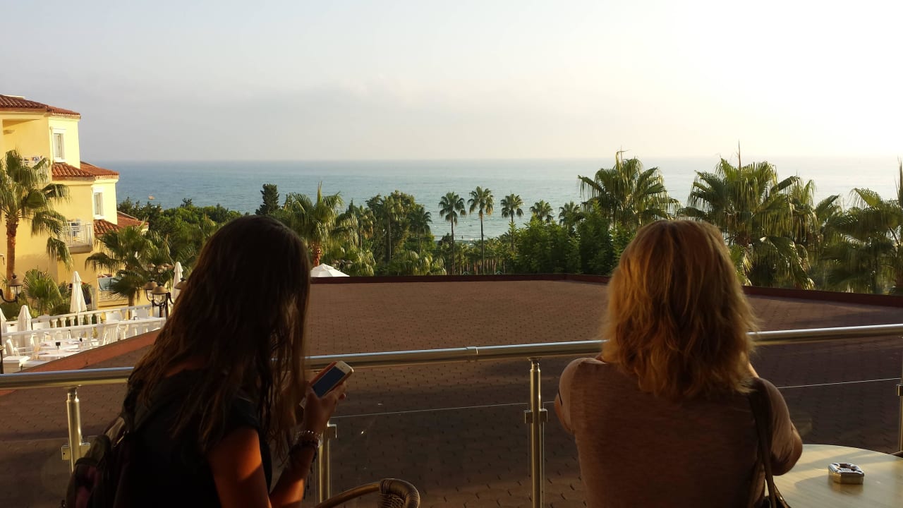 Ausblick von der Lobbybar Terrasse Iz Flower Side Beach Hotel