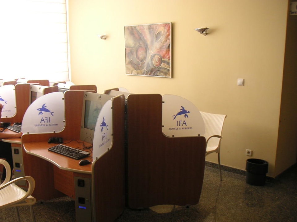 Die mit dem Ifa-Dunamar baugleiche Computerecke  Abora Catarina by Lopesan Hotels