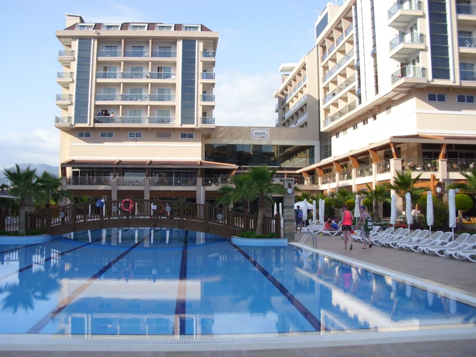 Pool mit Hotel Dizalya Palm Garden