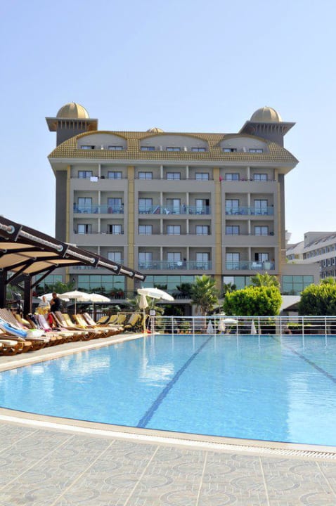 Hotel vom oberen Pool aus Aydinbey Kings Palace & Spa