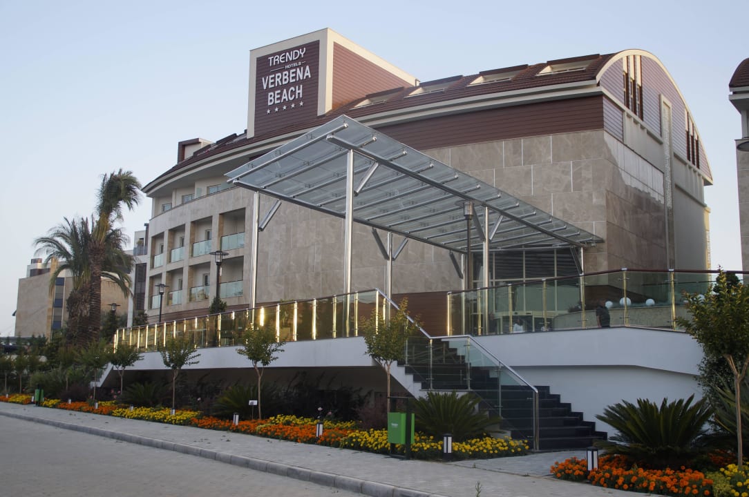 Hotel von vorne Sentido Trendy Verbena Beach