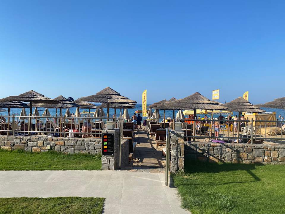 Strand High Beach Resort