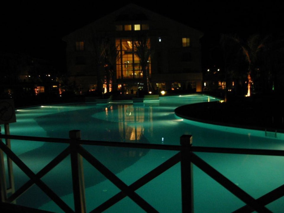 Pool bei Nacht Dobedan Exclusive Hotel And Spa