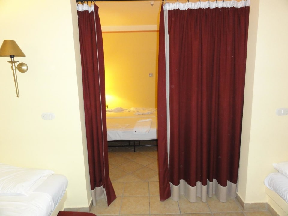 Getrennter Bereich im Familien Zimmer Jaz Makadi Saraya Resort