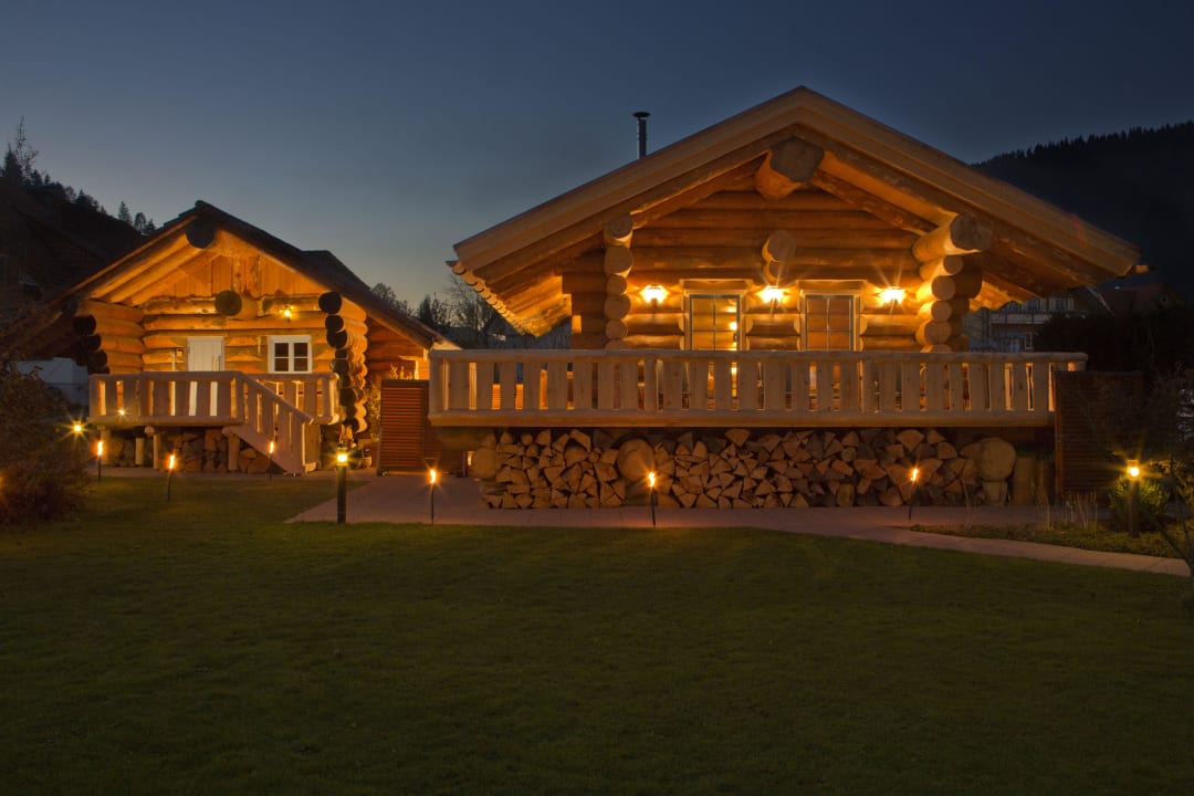 Saunadorf im Hotel Lamm bei Nacht Hotel Lamm - Mitteltal