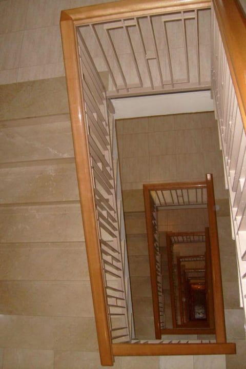 Treppenhaus, 9 Etagen BQ Belvedere Hotel