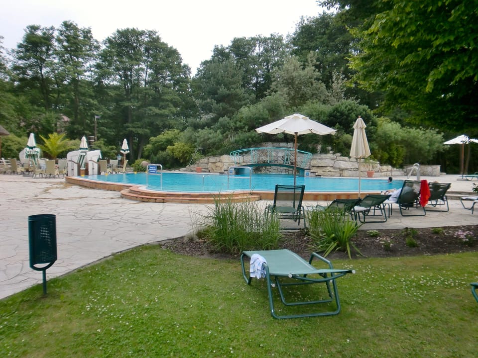 Liegeflächen am Pool  Hotel Bernstein Prerow