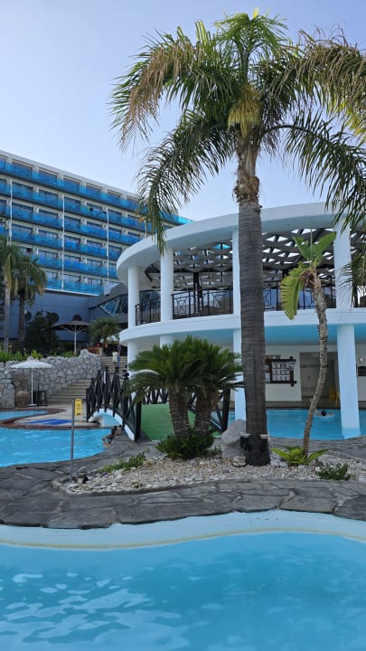 Außenansicht Hotel Calypso Beach