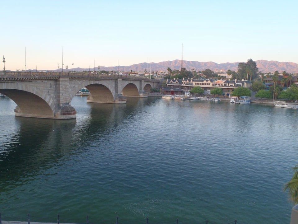 Aussicht ab unserem Zimmer (vom Balkon aus) Heat Hotel