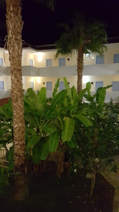 Vor unserer Tür Atlantica Thalassa Hotel
