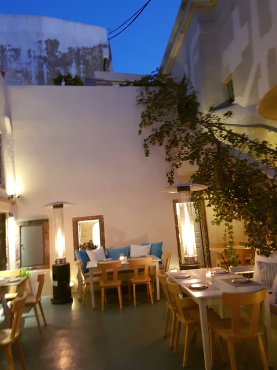 Gastro Alleys All-Suite Hotel & Spa