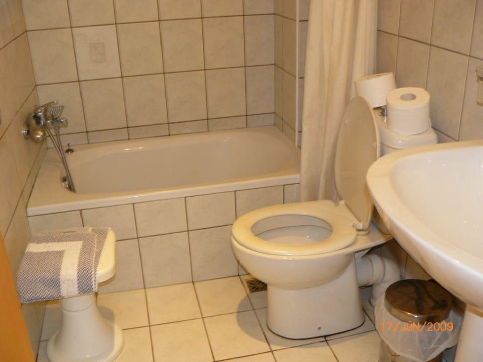 Bathroom Hotel Ionian Princess & Thinalos