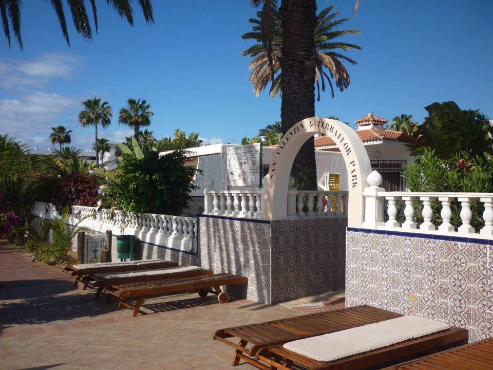 Poolanlage HL Miraflor Suites Hotel