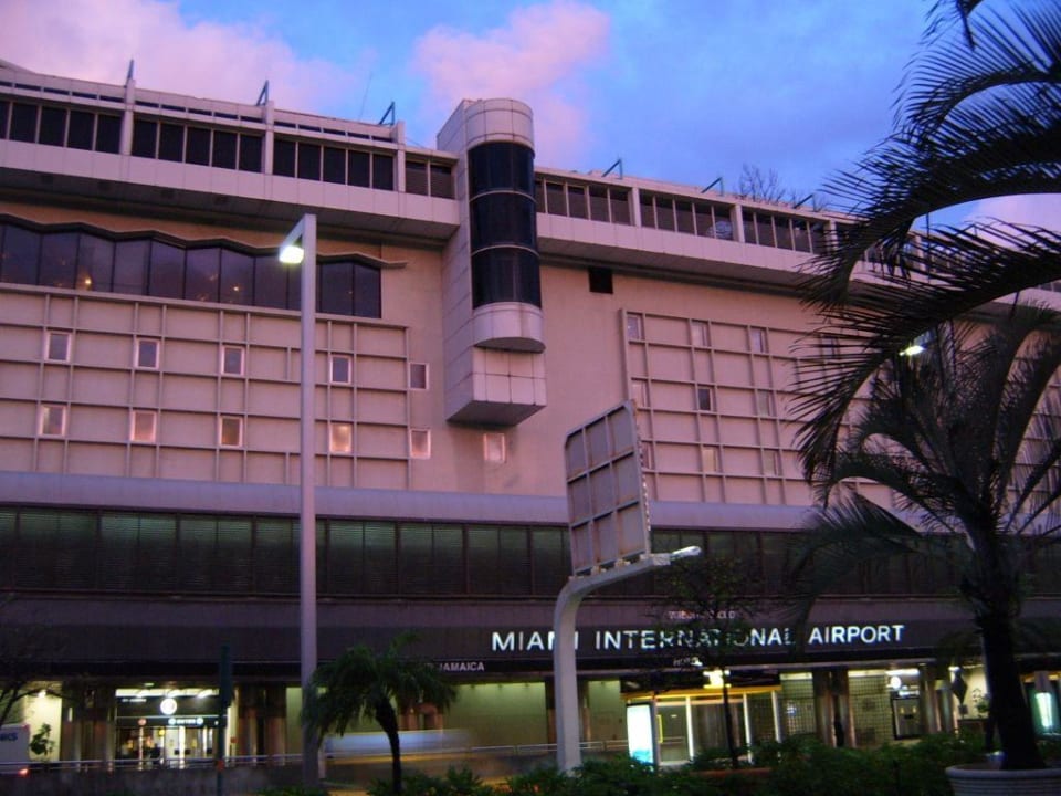 Eingang zum Airporthotel Miami International Airport Hotel