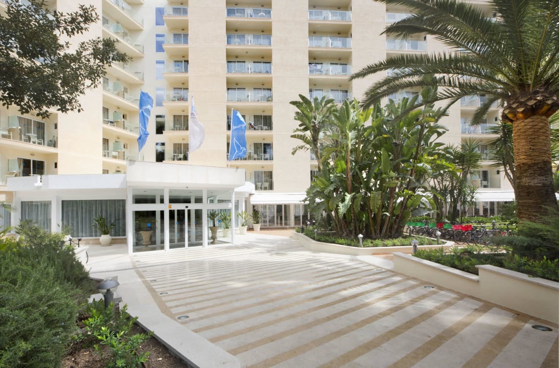 Entrance Grupotel Orient